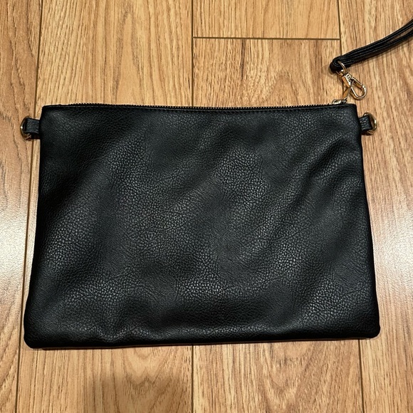 Embroidered faux leather purse/clutch - Picture 2 of 5